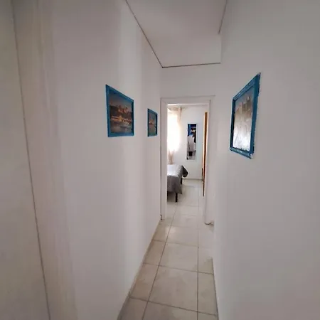 Periklis House Apartman Ixiá